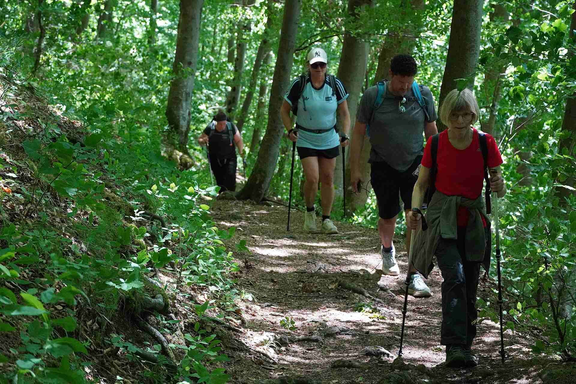 06 a 12 Stunden Wanderung